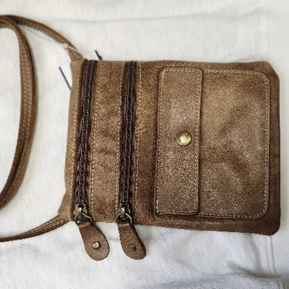 Roots Brown Leather Wallet - Picture 3 of 6